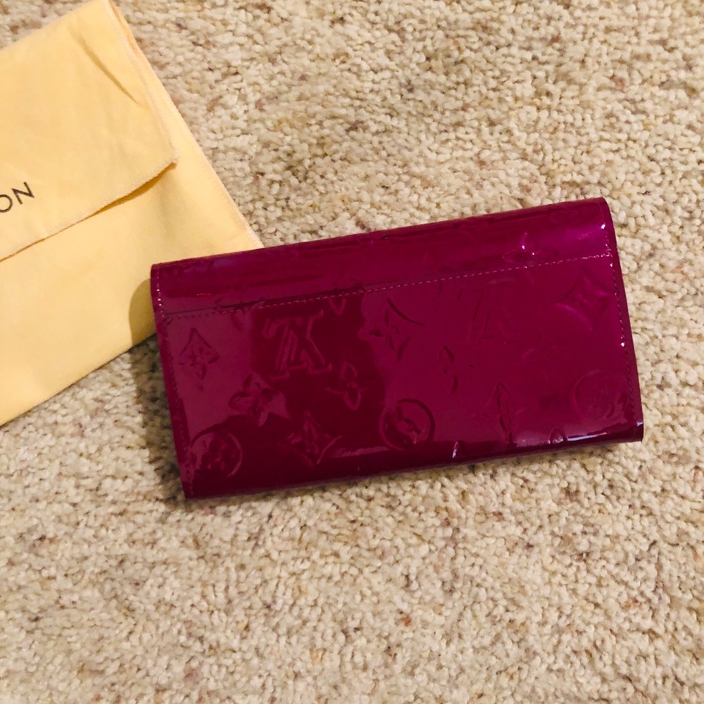 ‼️SOLD‼️ Brand New 100% Authentic Sarah Wallet - Picture 3 of 6